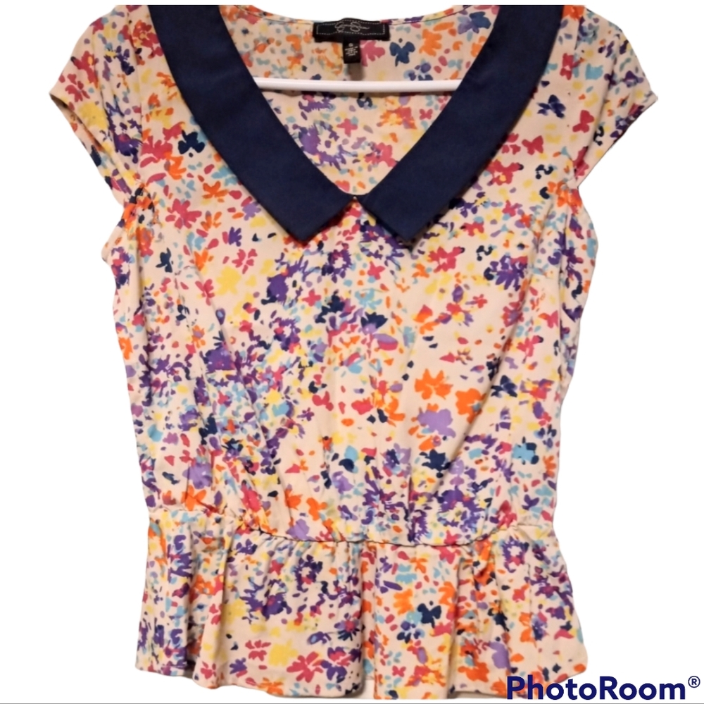 🔥SALE Jessica Simpson peplum abstract top sz.S